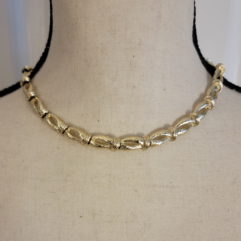 Vintage Coro Attributed Gold Tone Link Necklace MCM Teardrop Hangtag